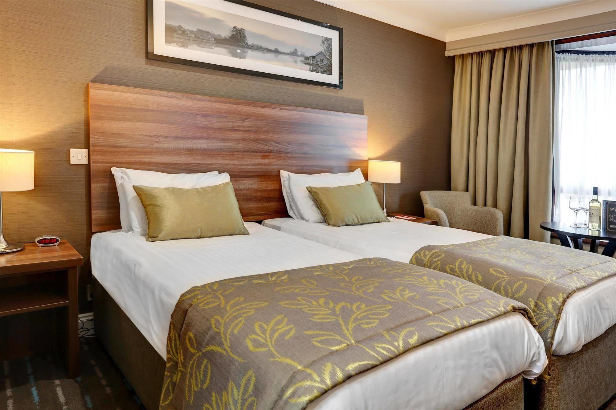 BEST WESTERN Brook Hotel NWI Buitenkant foto